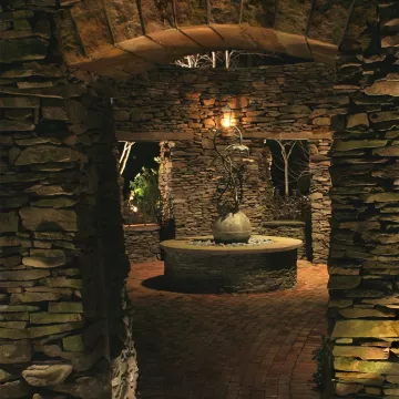 Brick Fountain Downlighting with Directional Lights